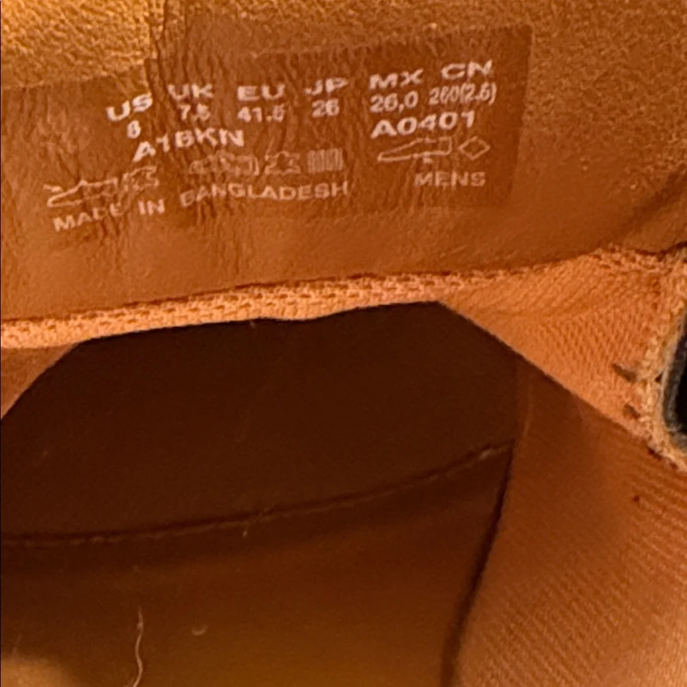 Timberland Chukka work boots. Size 8. Timber dry. Ortholite. Steel toes.